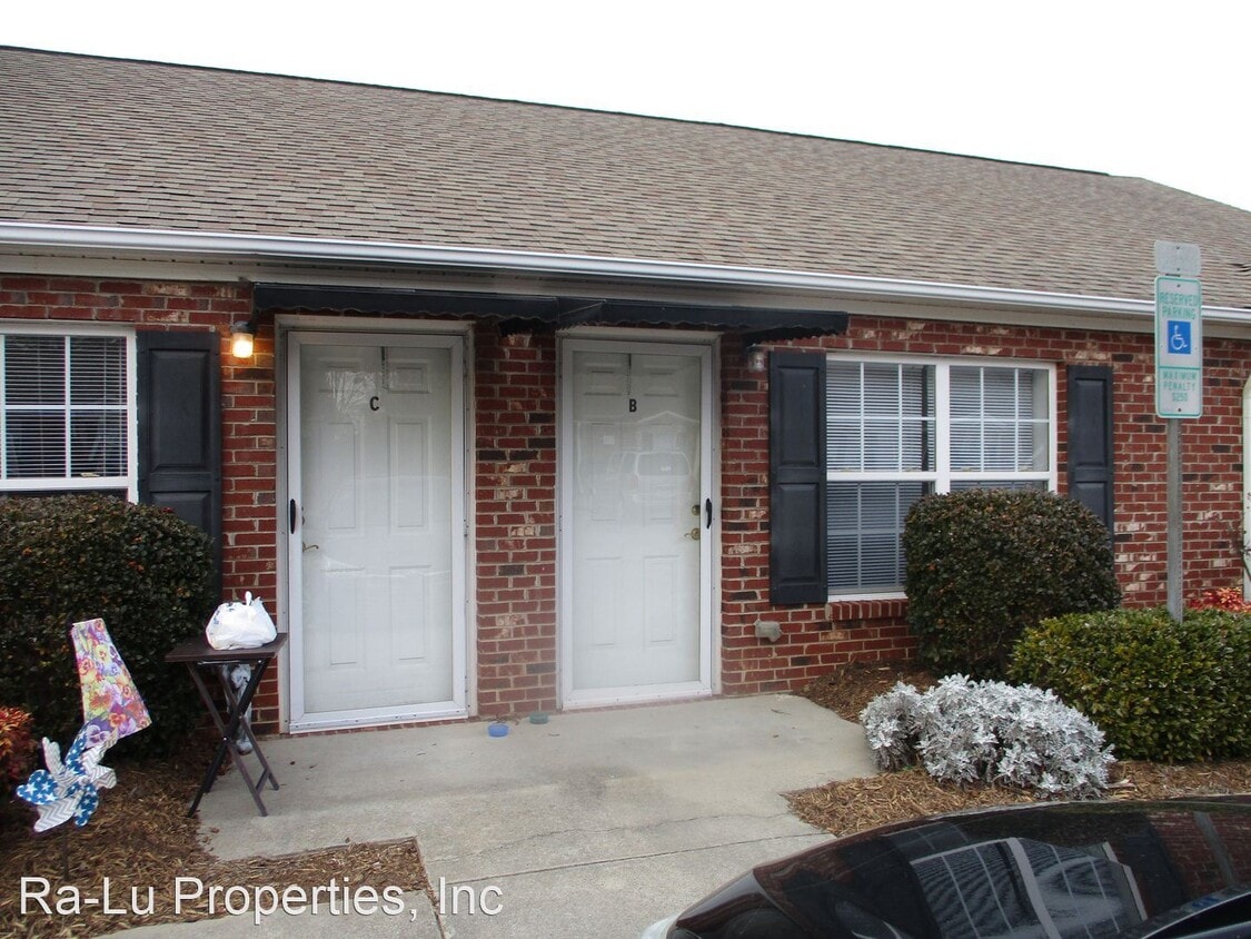 Primary Photo - 1 br, 1 bath House - 576-B Piney Grove Rd