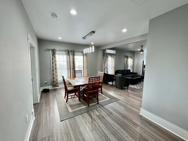 Foto del edificio - 1419 Broadway Avenue J