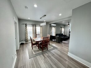 Building Photo - 1419 Broadway Avenue J