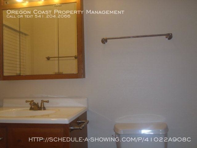 Building Photo - Ocean Breeze Apts. Unit 5