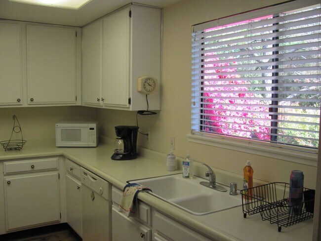 Foto del edificio - King Courts Condo! Backs to the Park! Blocks from Downtown SLO