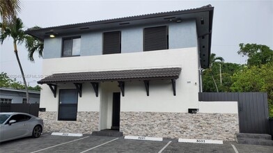 Building Photo - 3021 SW 27th Ln