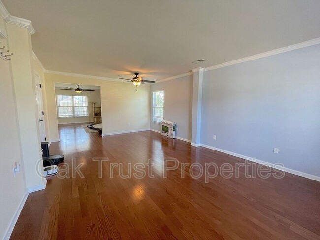 Building Photo - 2045 Cripplecreek Dr