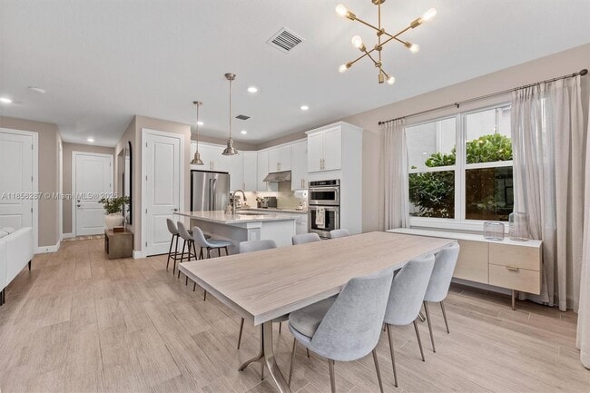 Building Photo - 4434 Ficus St
