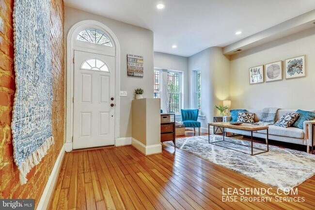 Foto del edificio - 766 Harvard St NW