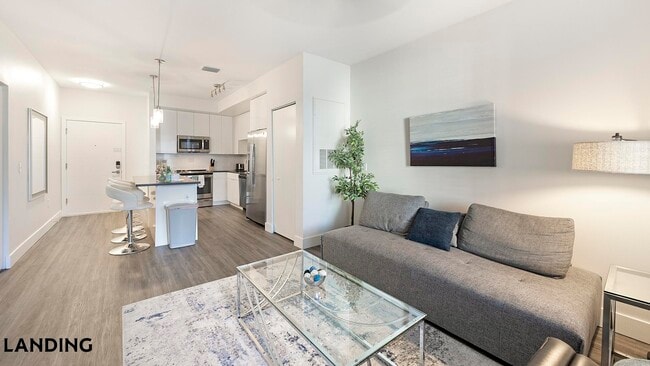 Building Photo - 4950 W Prescott St