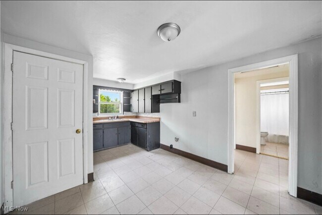 Foto del edificio - 1369 Adelaide Ave SE