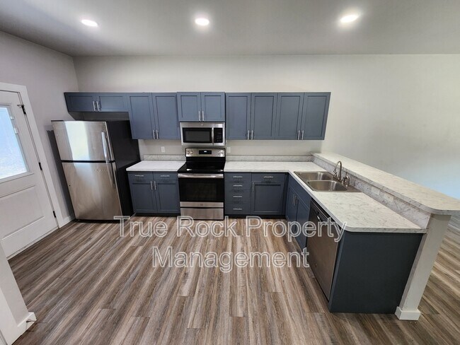 Foto del edificio - 417 E 13th St