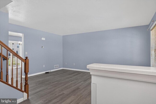 Building Photo - 48 Sussex Dr