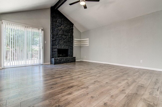 Foto del edificio - 1605 Dale Cove