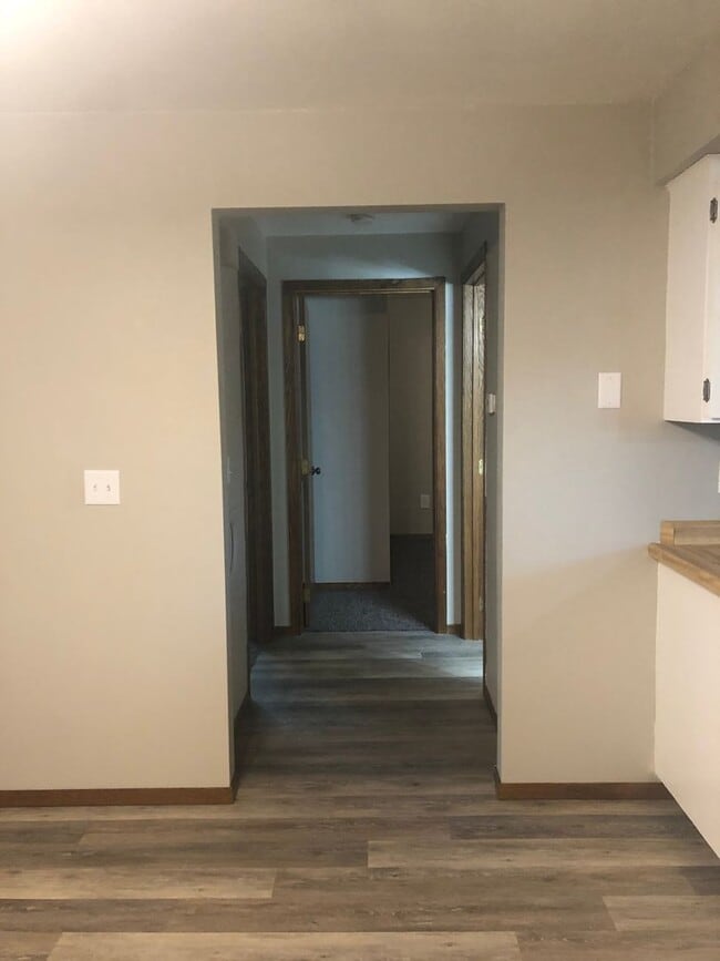 Building Photo - 1336 Meadow Ln
