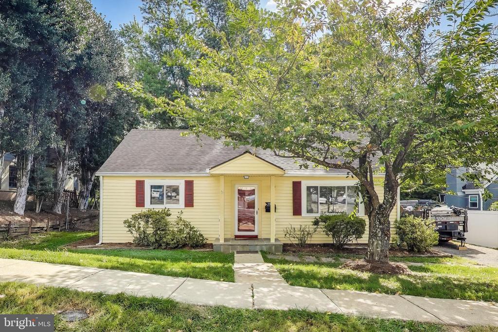 Primary Photo - 2927 N Sycamore St