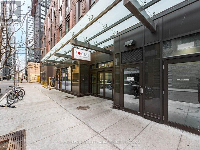 Building Photo - 100-100 Dalhousie St