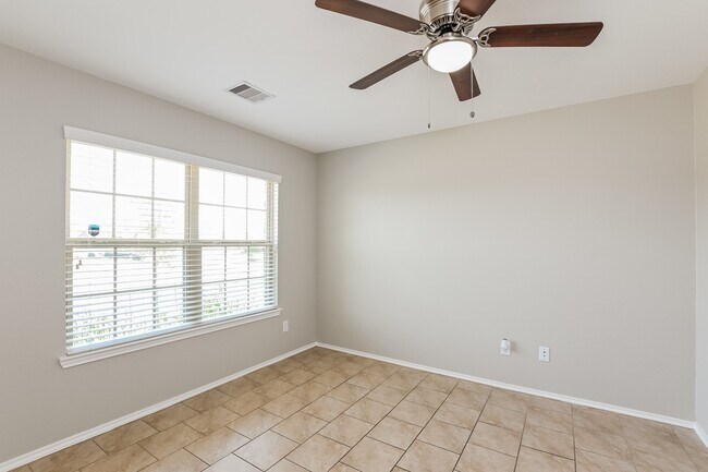 Foto del edificio - 2734 Gold Flake Terrace Rd