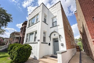 Building Photo - 4148 W Wellington Ave