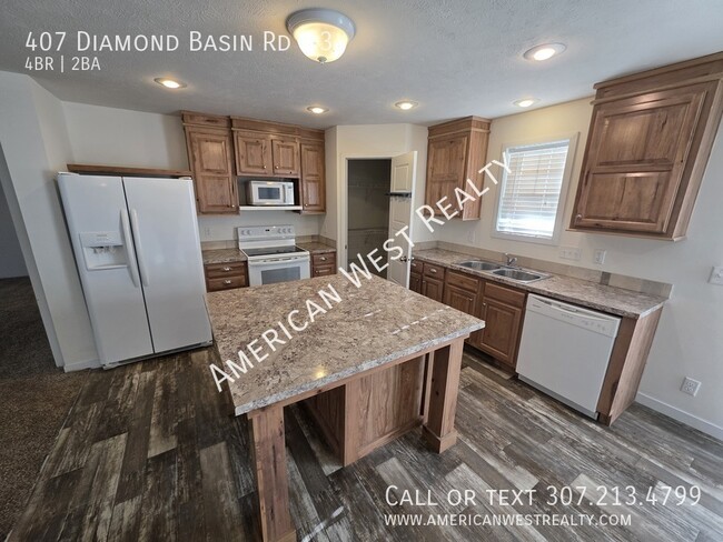 Foto del edificio - 407 Diamond Basin Rd