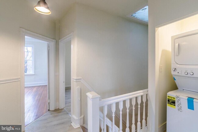 Foto del edificio - 5110 Webster St