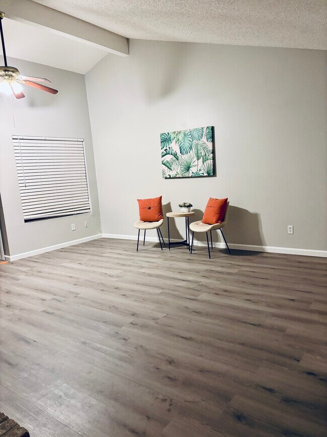 Foto del edificio - 2403 Chimneystone Cir