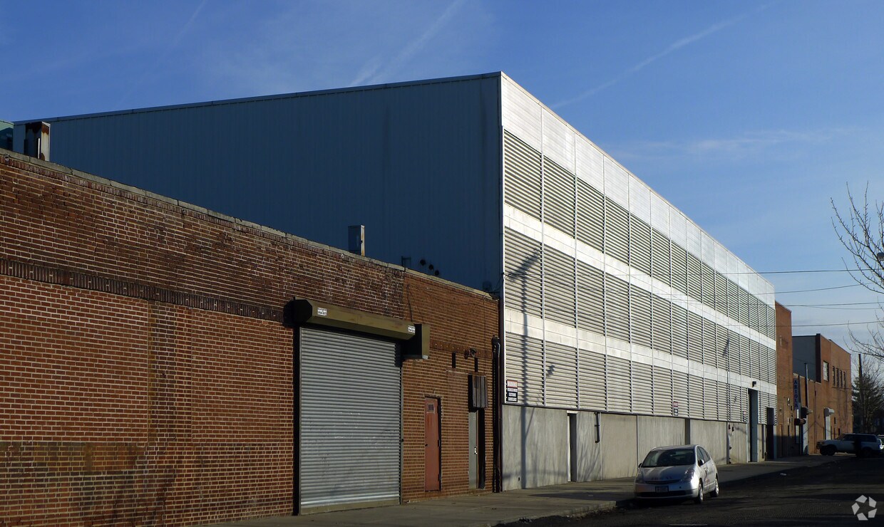 Building Photo - 218-65 98th Ave