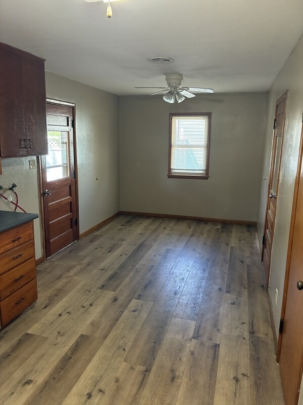 Foto del edificio - 77 Faircrest Dr