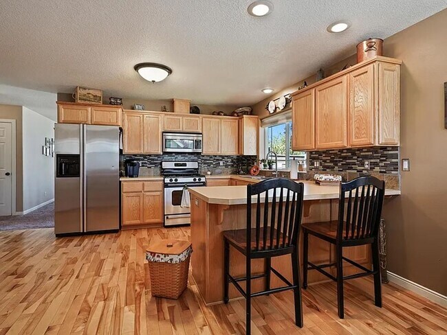 Foto del edificio - Spacious Prineville Home with Large Backyard!