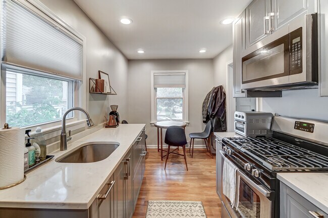 Fully Updated Kitchen w Eating Nook - 1289 Avondale Ave
