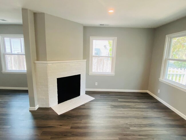 Foto del edificio - 2272 Princeton St
