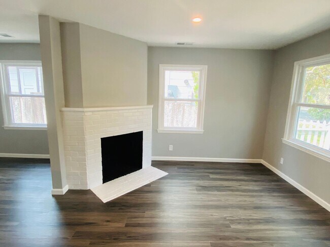 Foto del edificio - Remodeled 2 bed 1 bath house in College Te...