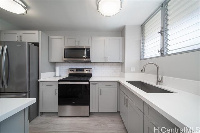 Building Photo - 1401 Lusitana St