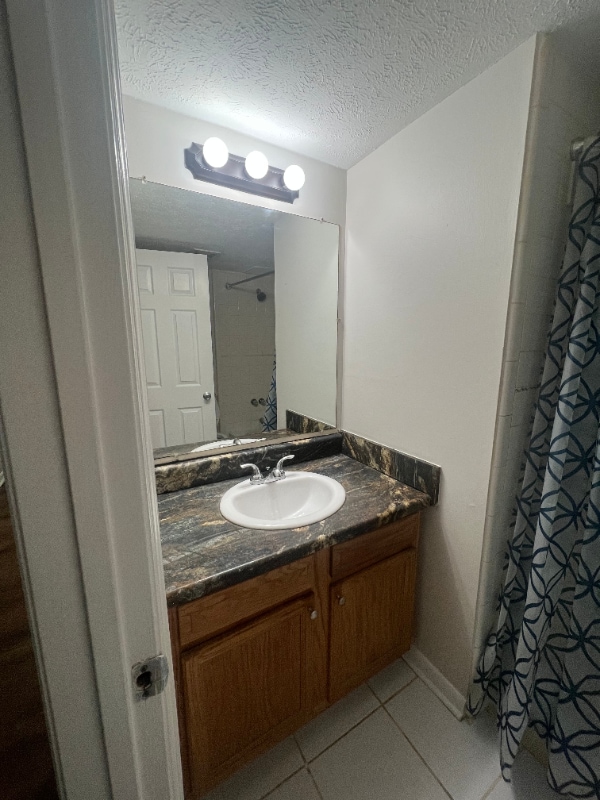 Photo - 147 Lakeshore Dr Apartment