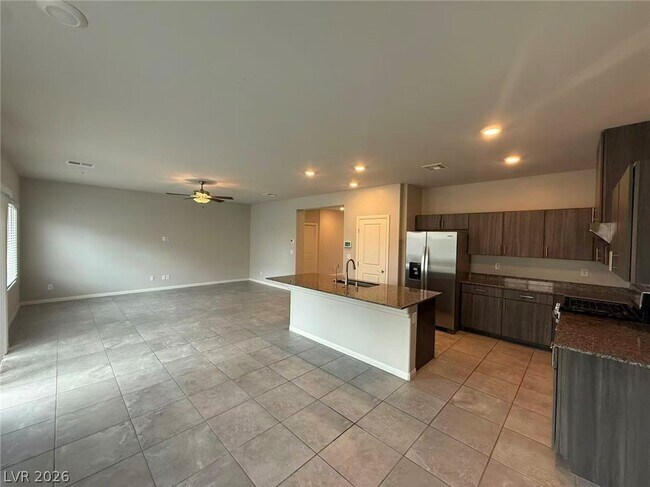 Building Photo - 7456 W Diablo Dr