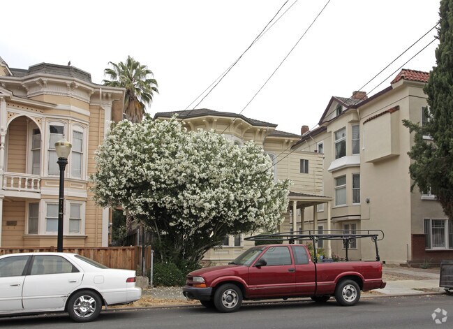 Building Photo - 139-143 E Julian St