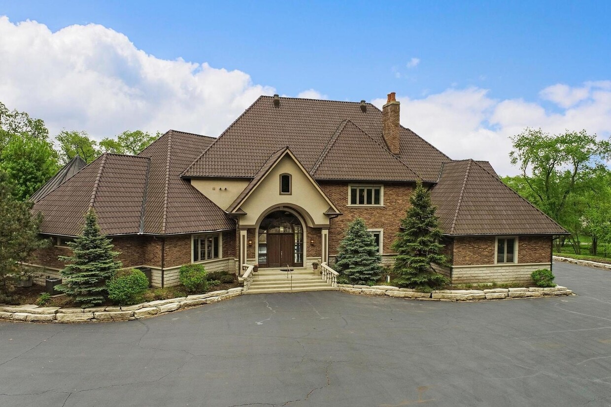 900 Juliano Ct, Barrington, IL 60010 House Rental in Barrington, IL