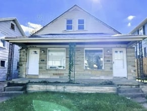Building Photo - 240 E Siebenthaler Ave