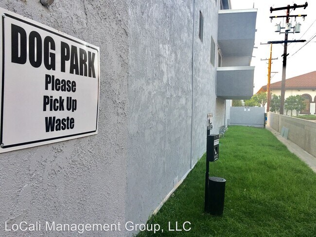 Foto del edificio - 7932 Stark Drive