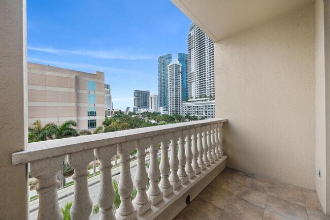 Foto del edificio - 511 SE 5 Ave