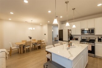 Building Photo - 32422 Clouser Crawdad Ct