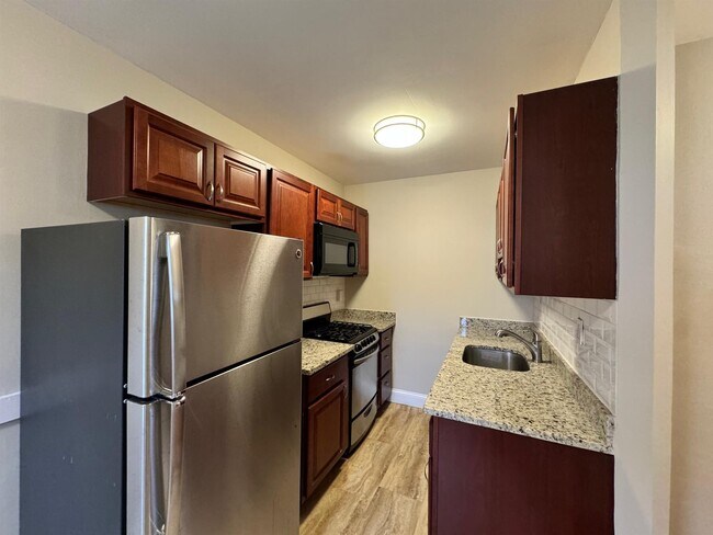 Foto del edificio - 8 Cogswell Ave