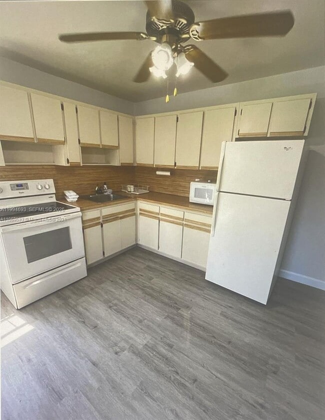 Foto del edificio - 2734 SW 30th Ct