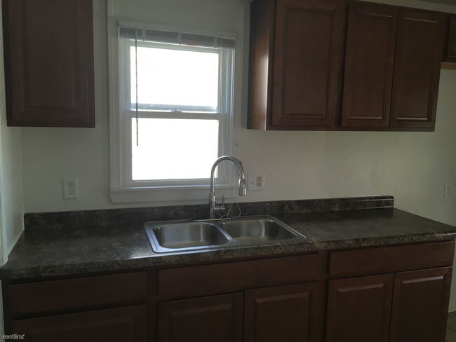 Building Photo - 21229 Beechwood Ave