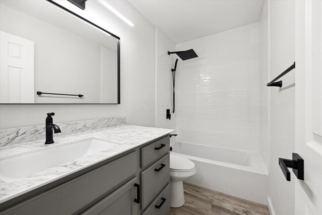 Foto del edificio - 3609 Leafield Dr