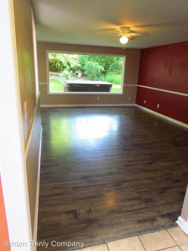 Building Photo - 3 br, 2 bath House - 2255 SE Meadowlark Drive