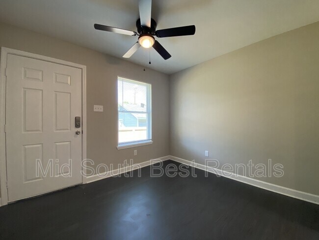 Building Photo - 417 W 34th  St B