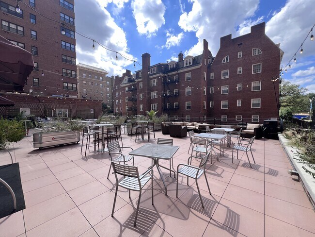 Foto del edificio - Broadview Apartments