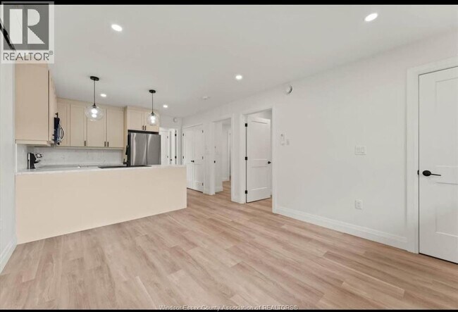 Building Photo - 1287 Aubin Rd
