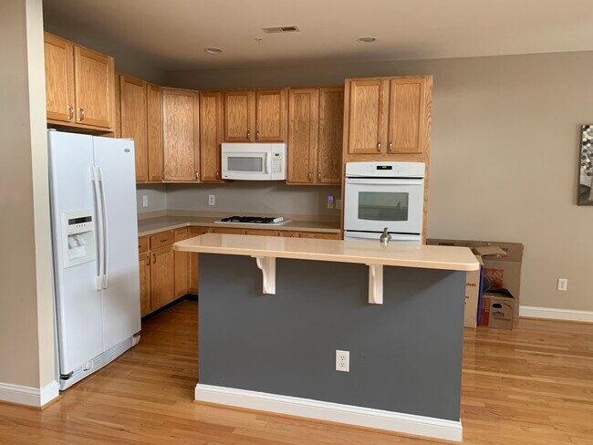 Building Photo - 3209 Whisper Ln