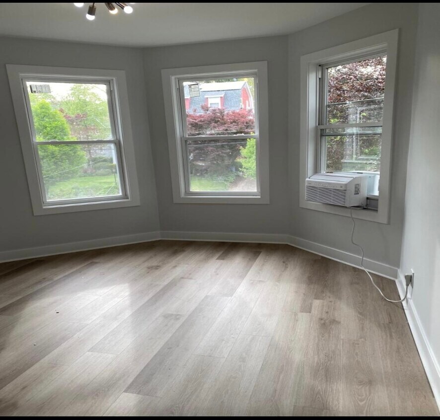 Primary Photo - 98 Hillside Ave
