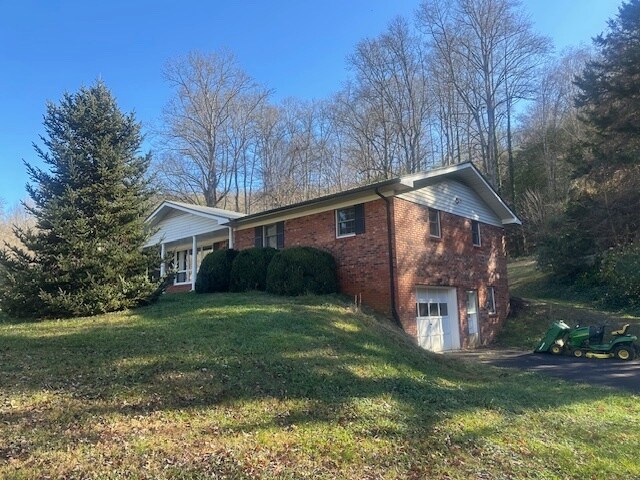 Foto del edificio - 334 B B Long Rd