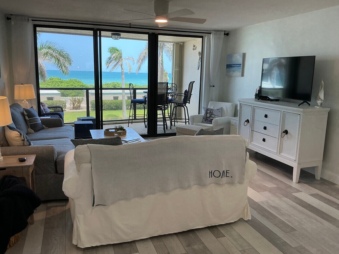 Foto principal - 355 S Ocean Dr