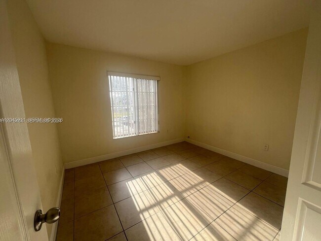 Foto del edificio - 5112 NW 79th Ave
